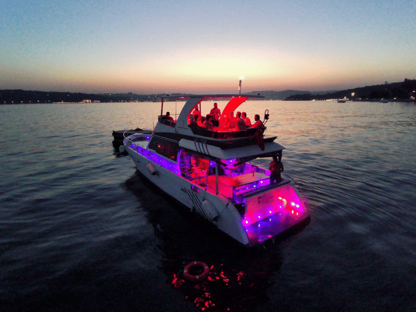 Istanbul: Private Yacht Organization on Bosphorus (14 Meter) - A 14-meter private yacht: why it feels right on the Bosphorus