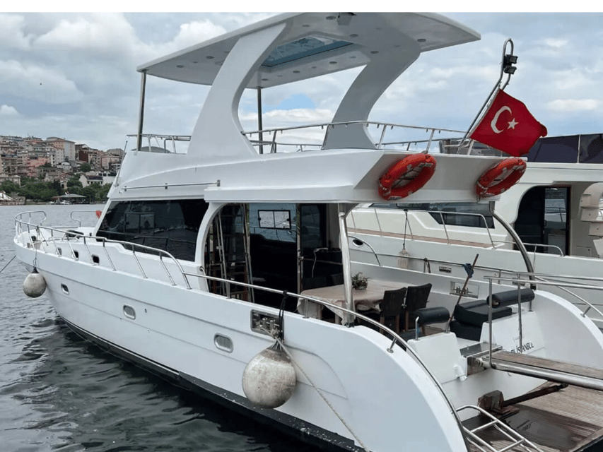 Istanbul: Private Yacht Organization on Bosphorus (14 Meter) - Planning a proposal, birthday, or bridal party on water