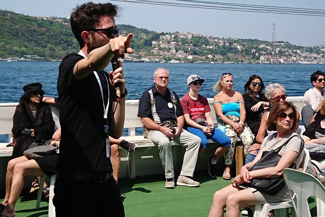Private Istanbul Combo Tour - Classic Old City and Bosphorus Cruise - Stop 4: Pierre Loti Hill for Golden Horn views you can actually sit with